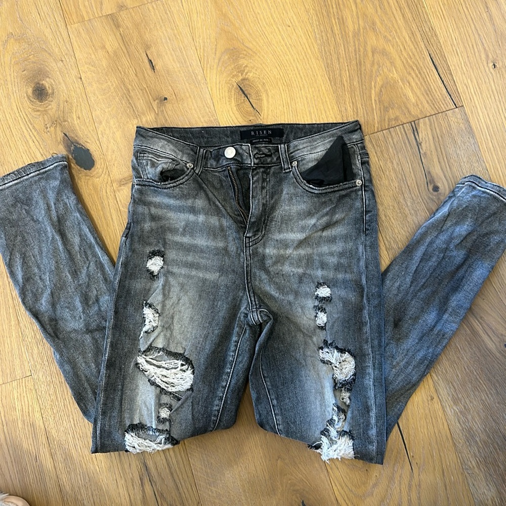 Risen black distressed size 26 jeans